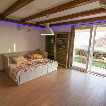 Eco Eclectic Villa With Pool โซลิน ภายนอก รูปภาพ